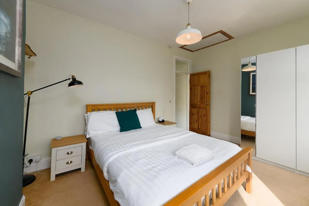 2 Bedroom Neutral Sanctuary - 27 Min To Cardiff Castle