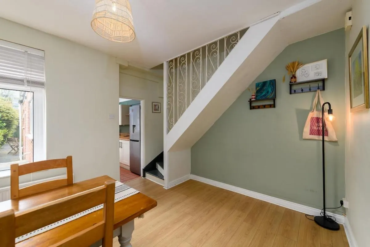 Apartment 2 Bedroom Neutral Sanctuary - 27 Min To Cardiff Castle