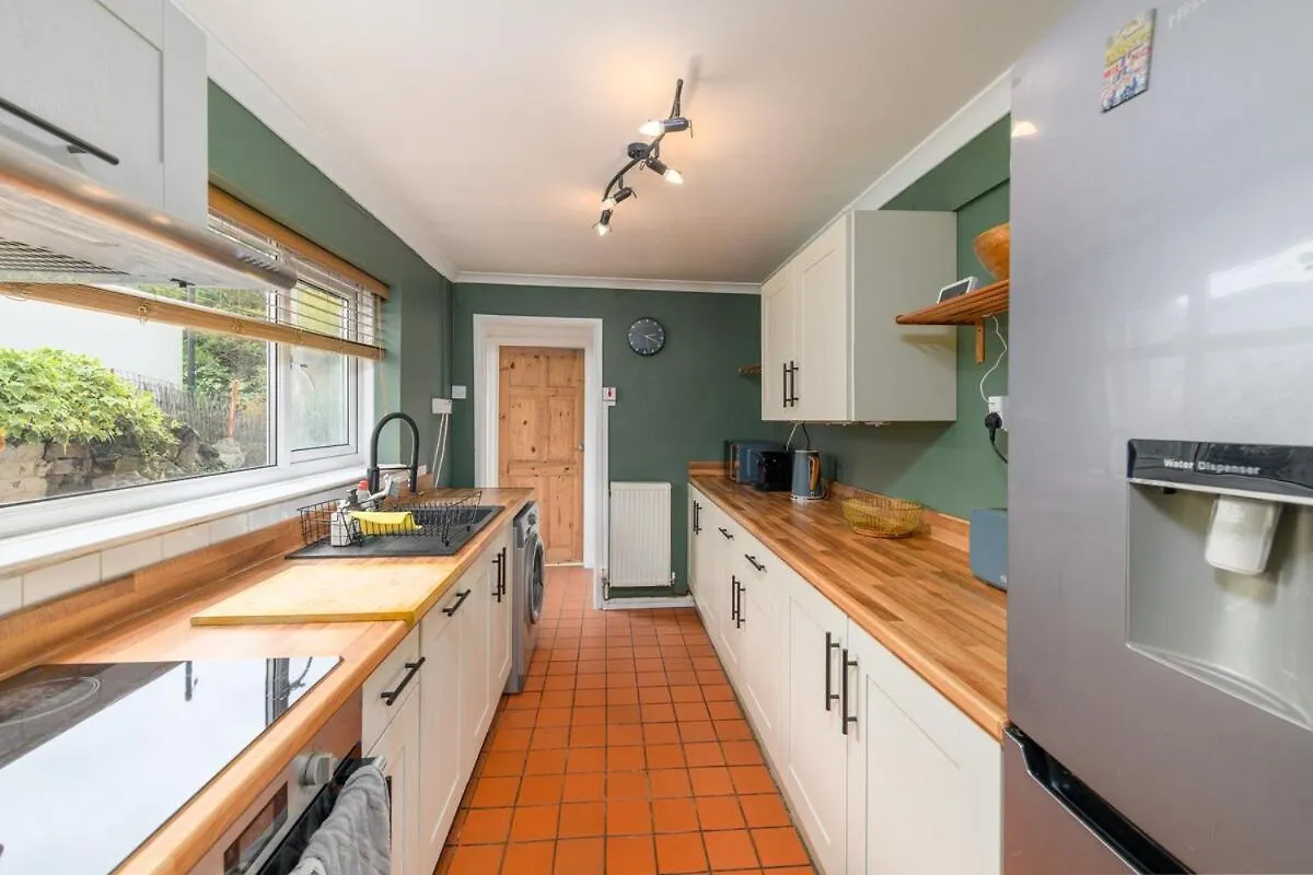 Apartment 2 Bedroom Neutral Sanctuary - 27 Min To Cardiff Castle United Kingdom