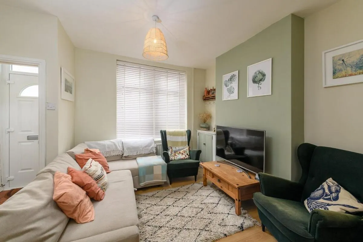 2 Bedroom Neutral Sanctuary - 27 Min To Cardiff Castle Apartment