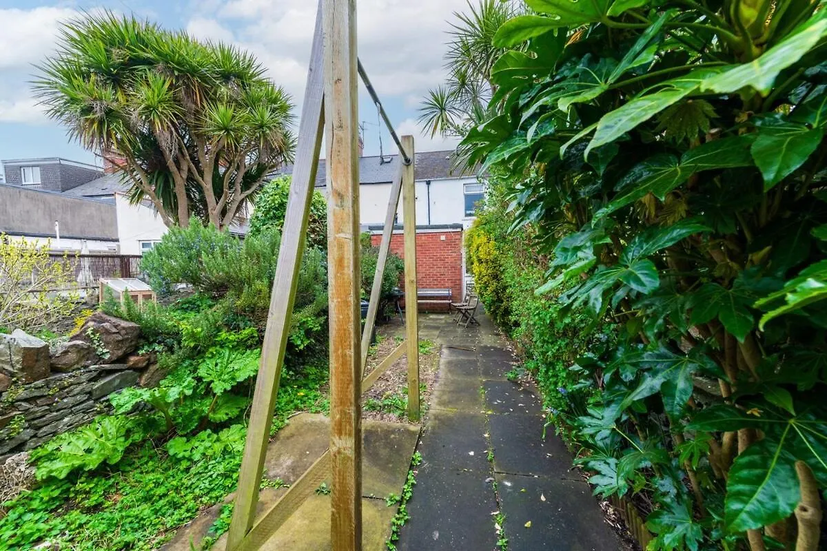 2 Bedroom Neutral Sanctuary - 27 Min To Cardiff Castle Apartment
